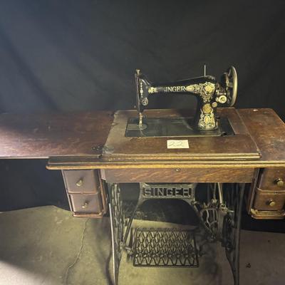 Vintage Singer Sewing Machine in Cabinet