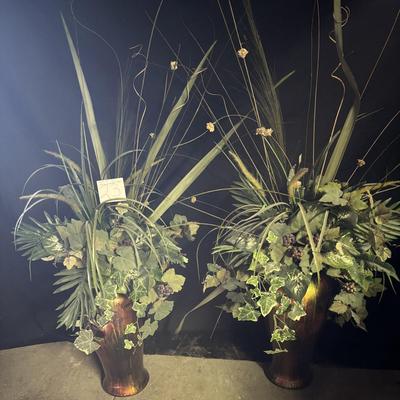 Artificial Arrangements in Glass Vases