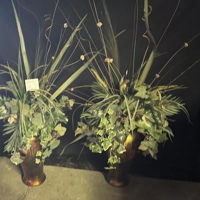 Artificial Arrangements in Glass Vases
