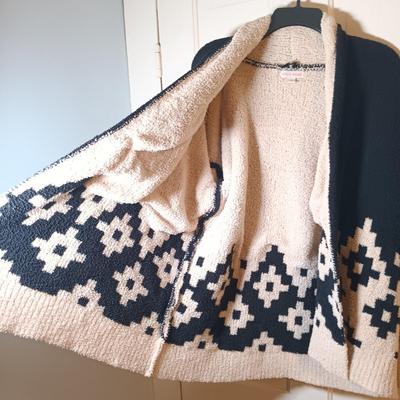 LOT 225: Kenneth Cole Reaction Army Green Jacket, Van Heusen Blouse & Knox Rose Open Front Sweater