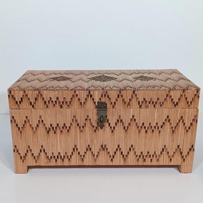 LOT 232: Vintage Signed Match Stick Folk / Tramp Art Jewelry Box
