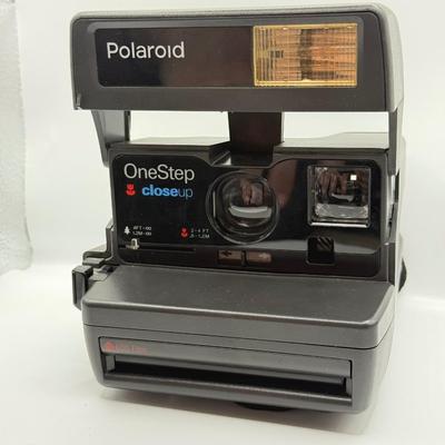 LOT 161G: Camera Collection : Polaroid OneStep Closeup, Yashika MicroElite Zoom 70 35mm & Canon Zoom S 35mm