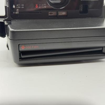 LOT 161G: Camera Collection : Polaroid OneStep Closeup, Yashika MicroElite Zoom 70 35mm & Canon Zoom S 35mm