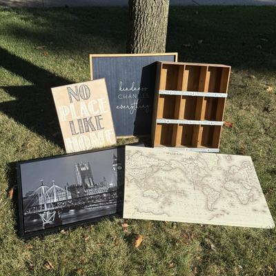 LOT 162G: Large Wall Decor Collection