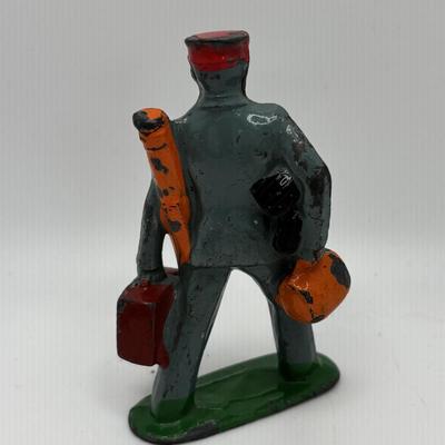 Lot 244: Vintage Barclay Manoil Lead Winter Figurines & Train Porter