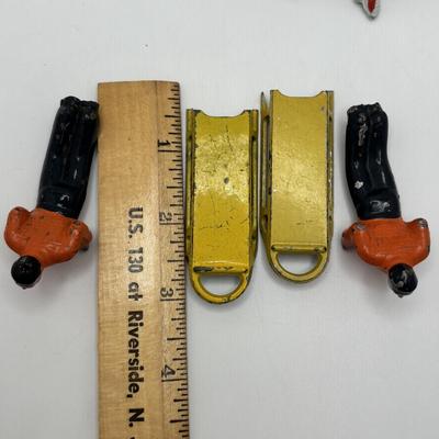 Lot 244: Vintage Barclay Manoil Lead Winter Figurines & Train Porter
