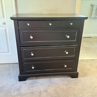 LOT 163U: Four Drawer Dresser