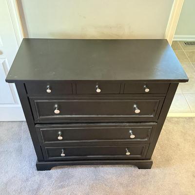 LOT 163U: Four Drawer Dresser