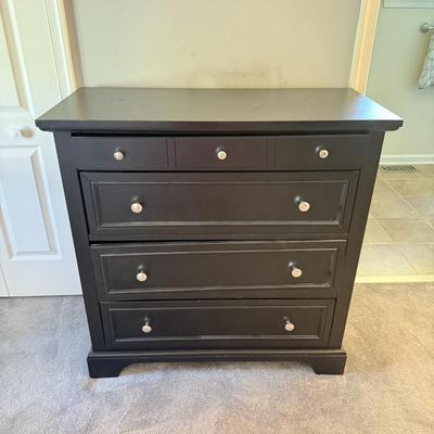 LOT 163U: Four Drawer Dresser