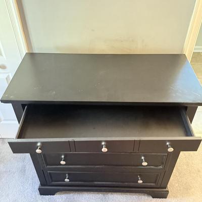 LOT 163U: Four Drawer Dresser