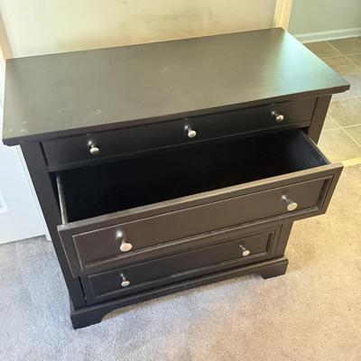 LOT 163U: Four Drawer Dresser
