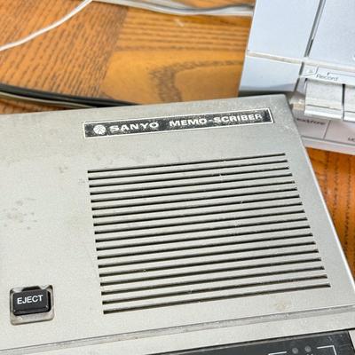 LOT 158B: Emerson AM/FM Stereo Reciever/Stereo Cassette Recorder Model MM 800 w/ Speakers Model System I