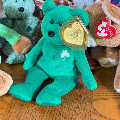 LOT 159B: Ty Beanie Baby Collection