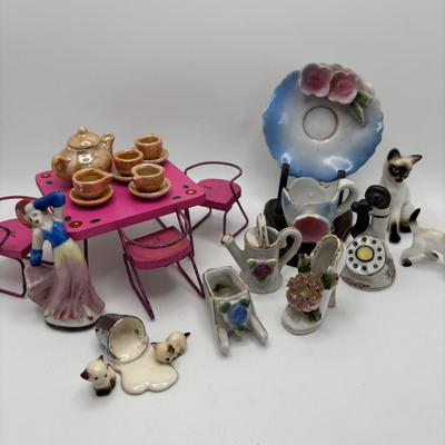 LOT 246: Vintage Japan Made Tchotchkes