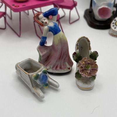 LOT 246: Vintage Japan Made Tchotchkes
