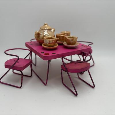 LOT 246: Vintage Japan Made Tchotchkes