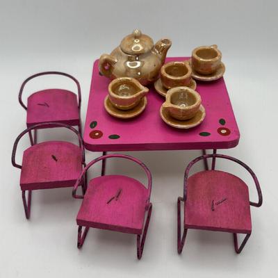 LOT 246: Vintage Japan Made Tchotchkes