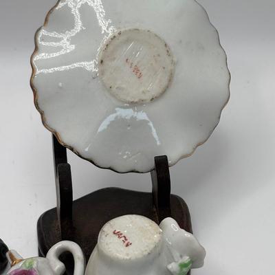 LOT 246: Vintage Japan Made Tchotchkes