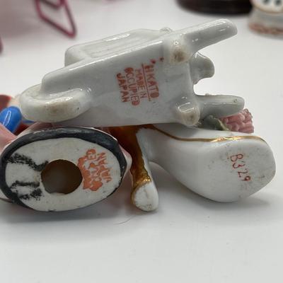 LOT 246: Vintage Japan Made Tchotchkes