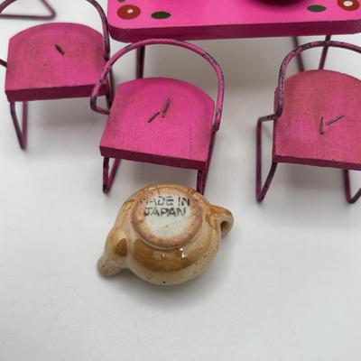 LOT 246: Vintage Japan Made Tchotchkes