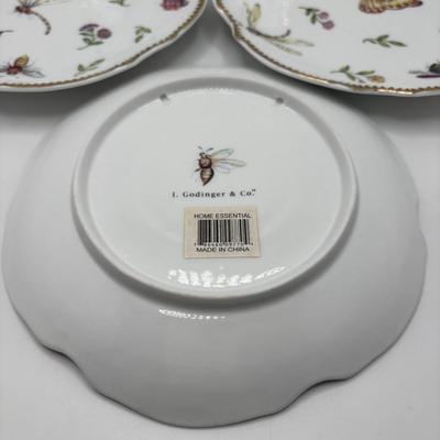LOT 252 Signed Oscar de la Renta Champagne Glasses, I. Godinger & Co Primavera Canapés Plates, Waterford Crystal Paperweight & More