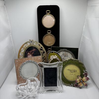 LOT 254: Vanity Collection - Waterford Crystal Picture Frame, Ashleigh Manor Frame, Rue Moliere Frame & More