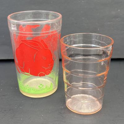 LOT 264: Vintage Hazel Atlas Juicer/Reamer & Juice Glasses: Twin Kiss, Rabbit, Giraffe, Roosters, Oranges