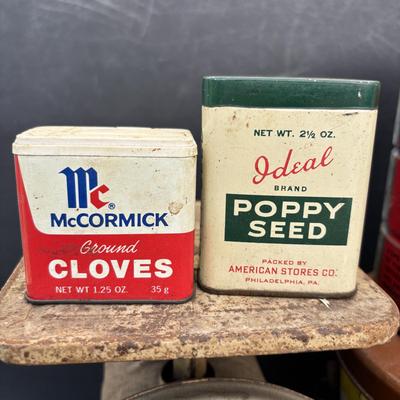LOT 268: Universal Scale, Vintage Tins & More