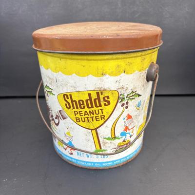 LOT 268: Universal Scale, Vintage Tins & More