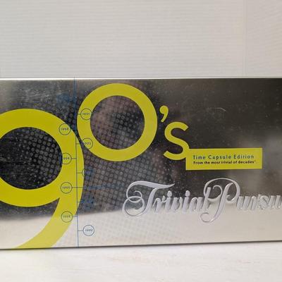 Trivial Pursuit 90s Time Capsule Edition Board Game In Collectible Tin By Parker Brothers New