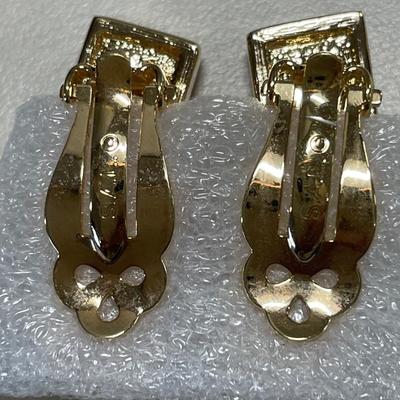 Gold tone and sparkly