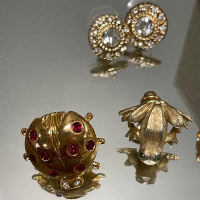 Gold tone and sparkly
