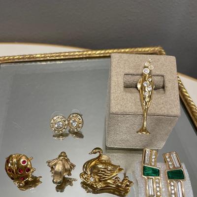 Gold tone and sparkly