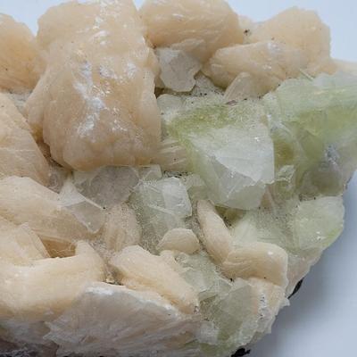 Stilbite and Fluorecent Calcite Cluster (B1-EL)