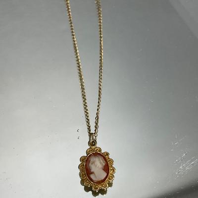 Three 1/20 12k chain necklaces Van Dell pendant