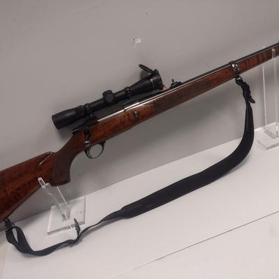 Sako .308 Bolt Action Rifle with Leupold Scope and Strap 19.5" Barrel