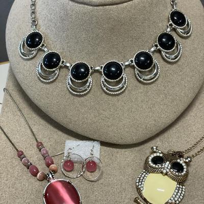 Sarah Cov, Aero & KC pink tiger eye set