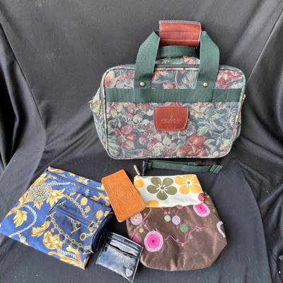 Lot 141 Assortment of bags