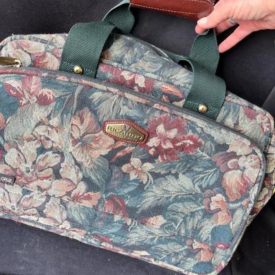 Lot 141 Assortment of bags