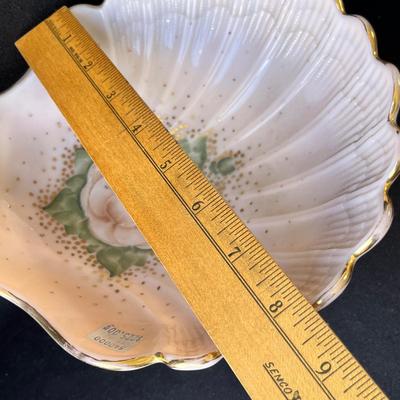 Lot 145 Cambridge Crown Tuscan Shell Compote