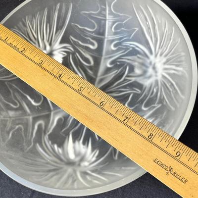Lot 151 Verlys Oak leaf bowl