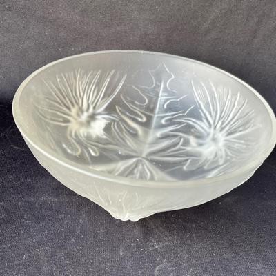 Lot 151 Verlys Oak leaf bowl