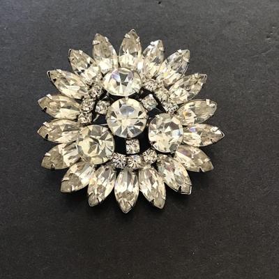 Sale Photo Thumbnail #41: Beautiful Silvertone flower blossom clear rhinestone brooch. Please see attached photos.