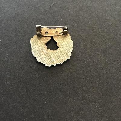 Sale Photo Thumbnail #82: Vintage Christmas wreath brooch. Please see attached photos.