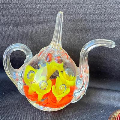 Lot 172 Art Glass Group