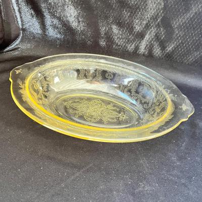 Lot 174 Depression Glass Horseshoe pattern veggie bowl