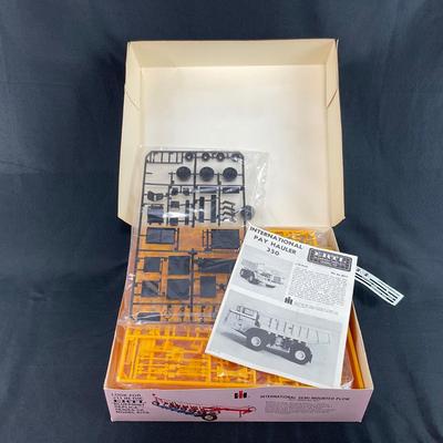 Sale Photo Thumbnail #670