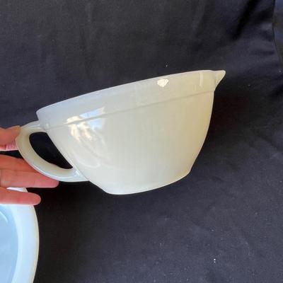 Lot 176 Ivory kitchen glassware