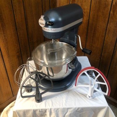 Sale Photo Thumbnail #67: 600 series Kitchen-Aid mixer with various attachments