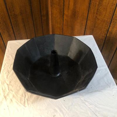 Sale Photo Thumbnail #82: Fluted tin baking pan